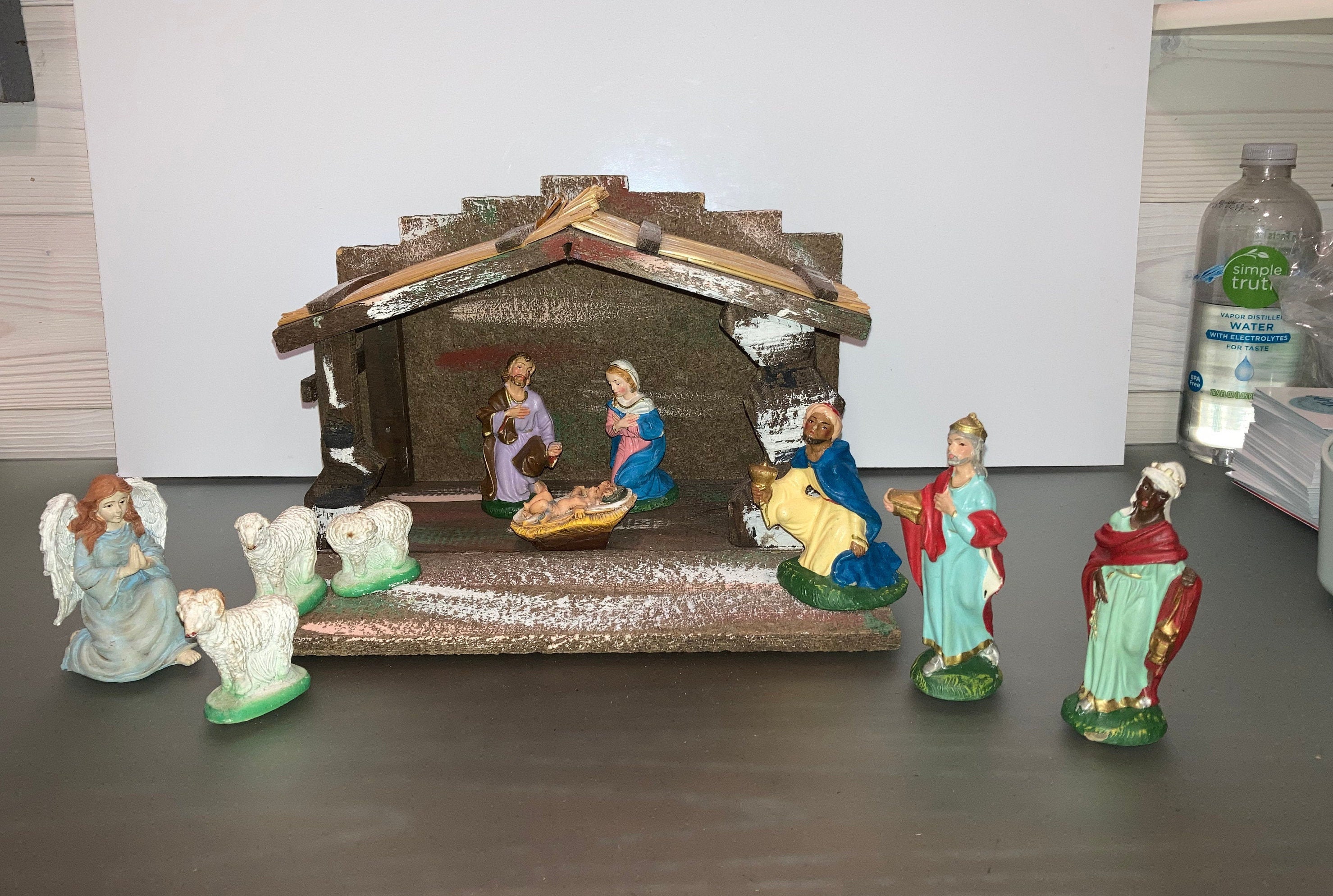 Vintage 11 Piece Italian Nativity Set Vintage Wooden Manger Etsy UK