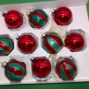 10 vintage West-Duitse gestreepte ornamenten, Duits roodgroen harlekijnornament, 2 1/4&quot; ornamentballen, glanzende Britse rode ornamenten, in doos