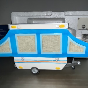 ヴィンテージ Dept 56 55171、Dept 56 スノービレッジ、Dept 56 ホームアウェイフロムホーム、Dept 56 キャンプ、Dept 56 キャンパー、Dept 56 キャンプ、箱入り