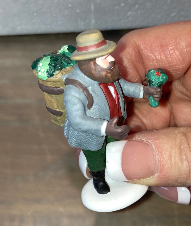 Department 56 Chelsea Market Mistletoe Monger & Cart - Thumbnail 5