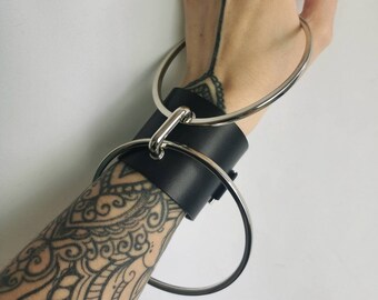 RONDA bracelet - leather cuff, double ring, buckle closure, made to measure - luxury leather - handcrafted in Italy by Ugly