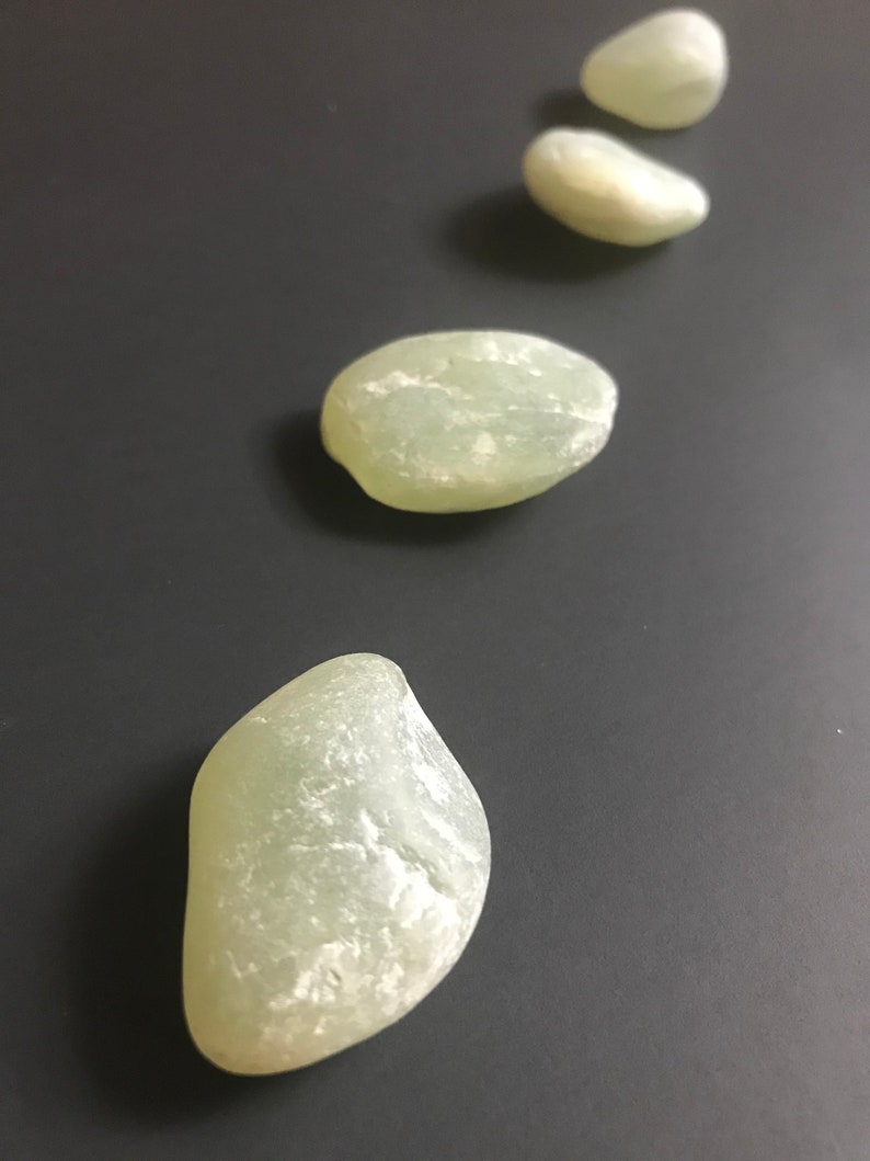 Pierre de jade brute décor de plante pierre damour Etsy Pierre de jade brute décor de plante pierre damour Etsy