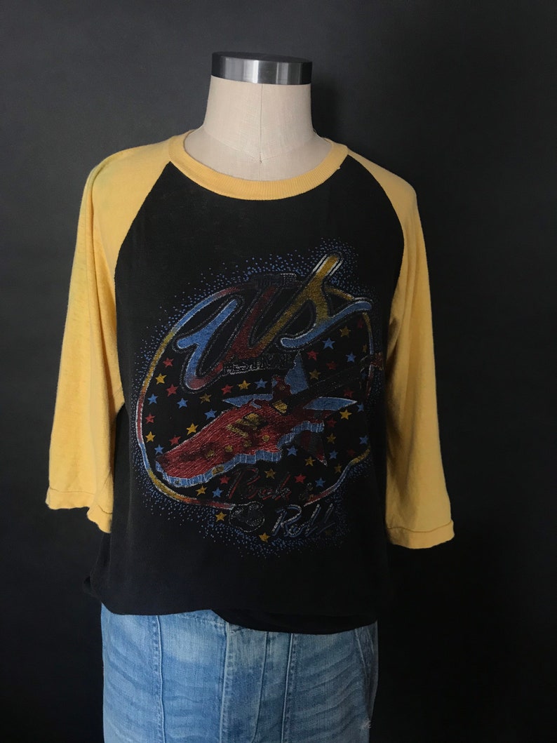 Vintage XL /'83 US Music festival with tons of amazing bands Pit to pit 21 length 26.5