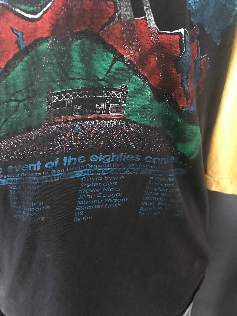 Vintage XL /'83 US Music festival with tons of amazing bands Pit to pit 21 length 26.5