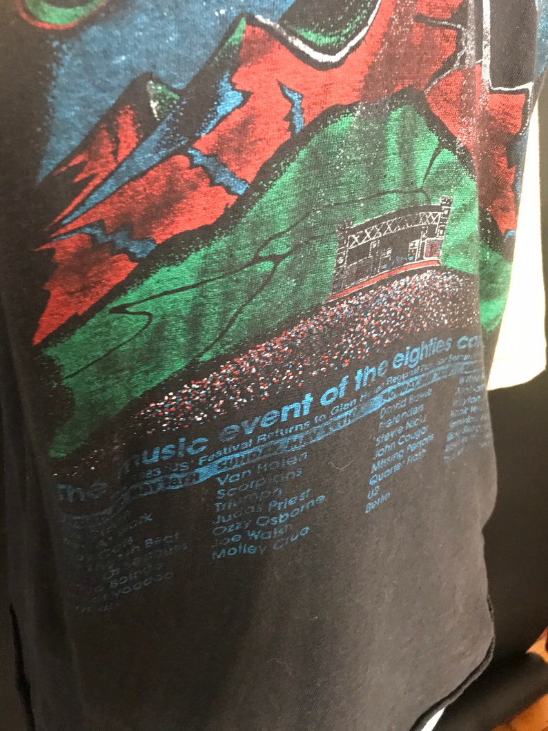 Vintage XL /'83 US Music festival with tons of amazing bands Pit to pit 21 length 26.5