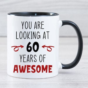 Cadeaux d'anniversaire 60 ans pour femme, tasse d'anniversaire 60 ans, cadeaux d'anniversaire 60 ans pour hommes, cadeaux d'anniversaire 60 ans, cadeaux d'anniversaire 60 ans - 60 ans de génial