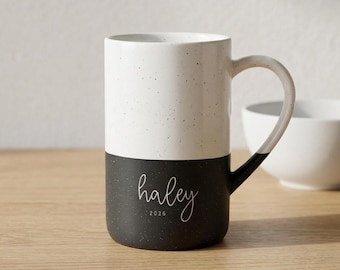 Tazza in ceramica personalizzata con incisione, smalto maculato, nome e anno personalizzati. Regalo ideale