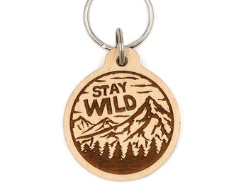 Stay Wild Wood Keychain - plein air, camping, envie de voyager, camping, montagnes, aventurier
