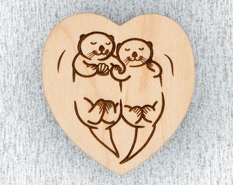 Coeur de loutre de mer - Aimant de réfrigérateur en bois - Découpé et gravé au laser - Finition érable - Design moderne original - Joli cadeau