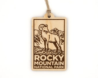 Ornement en bois du parc national des montagnes Rocheuses - chèvre de montagne, colorado, bélier, montagne rocheuse, parc d’estes, parc d’hiver, rocher