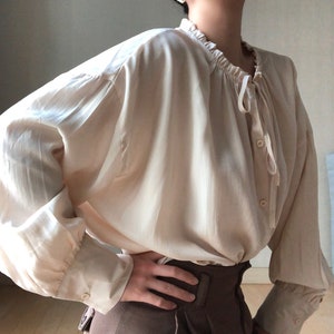 Vintage 70s Cream Peasant Ruffle Collar Blouse, Cream White Puff Sleeve Long Sleeve Blouse, Victorian Edwardian Revival Romantic Top image 3