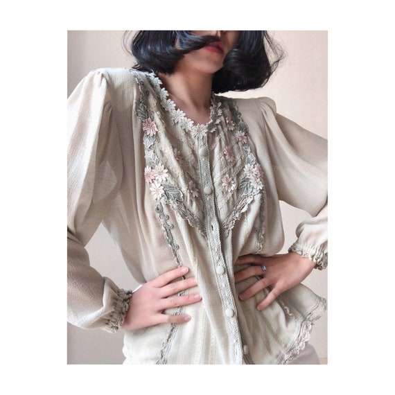 Sold/ 70s Victorian Green Tea Latte Floral Lace Pe