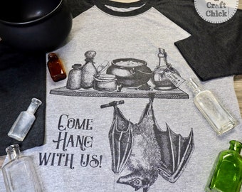 Vintage Halloween Bat T-Shirt: Spooky Goth Witchy Tee