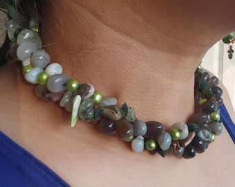 Collar de cuentas, collar anudado llamativo, 3 filas de perlas de agua dulce verdes naturales, piedra de ágata, cristal de prehnita, 18" -01