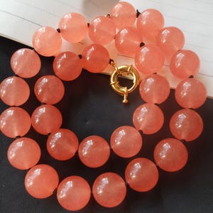 Collar grueso de cuentas de jade rosa y naranja, joyería llamativa con nudos