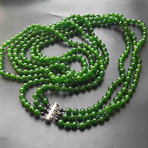 20 &quot;-32&quot; runde glatte 3 Reihen 6 mm runde grüne Jadestein, Edelsteinperlen verknotete Halskette