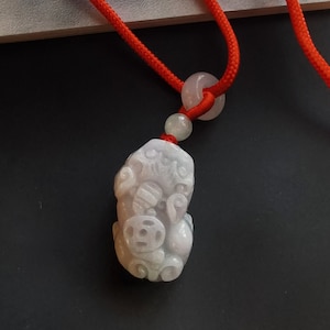 Auténtico, colgante con amuleto de piedra de jade de jadeíta de Birmania, dragón Pixiu 3D verde lavanda, grado A, collar con cordón de cuerda roja ajustable, para hombres y mujeres