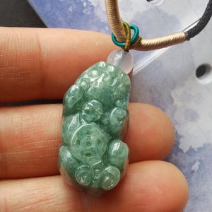 Collar con colgante de jade Pixiu 3D: amuleto de jadeíta verde, cordón ajustable