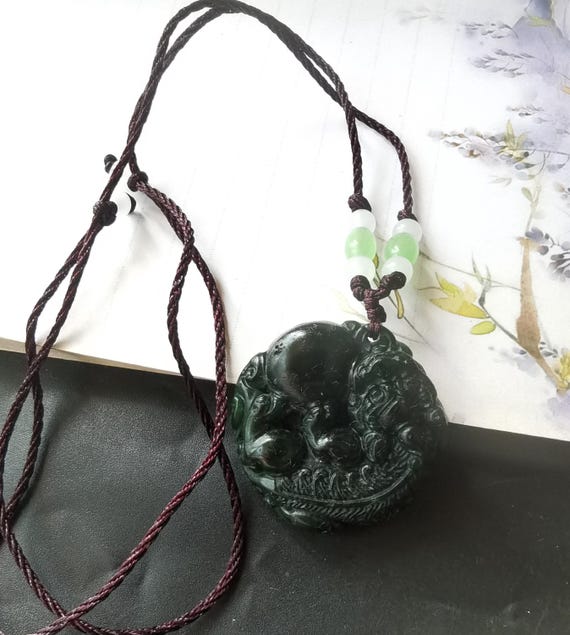 3D貔貅龍黒翡翠ペンダント：天然石お守りネックレス - Etsy 日本