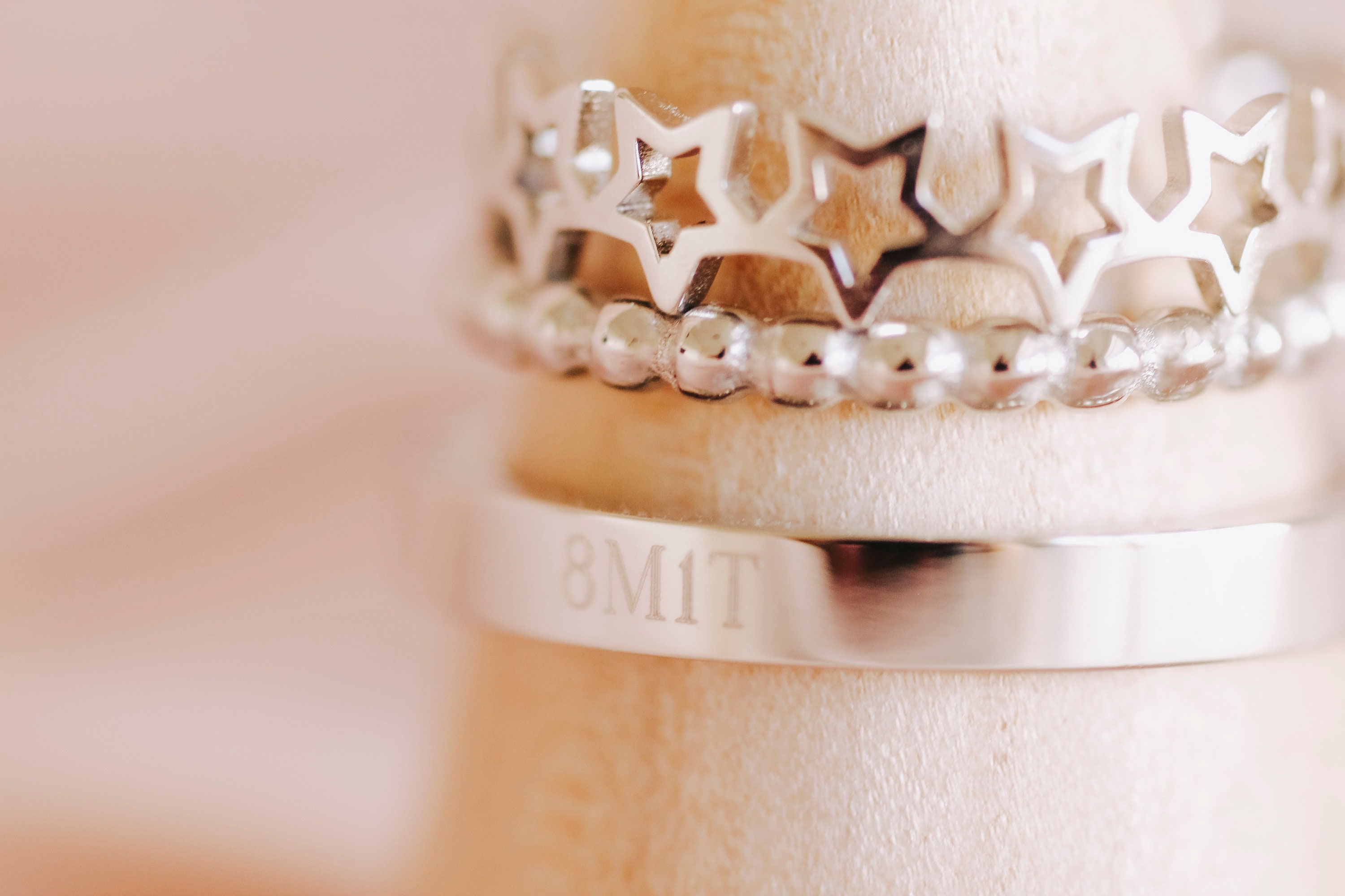 ATEEZ 8ROOM ATINY RING リング　指輪 Z722 ATEEZ Official Team Ring Set with Chain: A Cute and