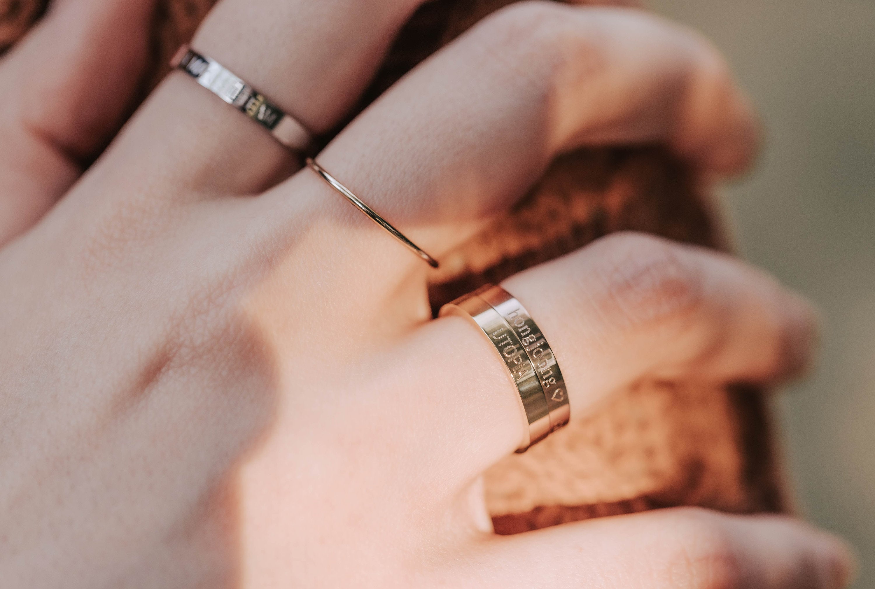 ATEEZ RING/ パーソナライズリング、Kポップ、Atiny、繊細な刻印リング