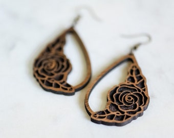 FLORAL WOOD EARRING