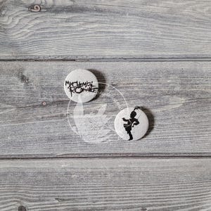 Conjunto de botones y pins de The Black Parade de My Chemical Romance