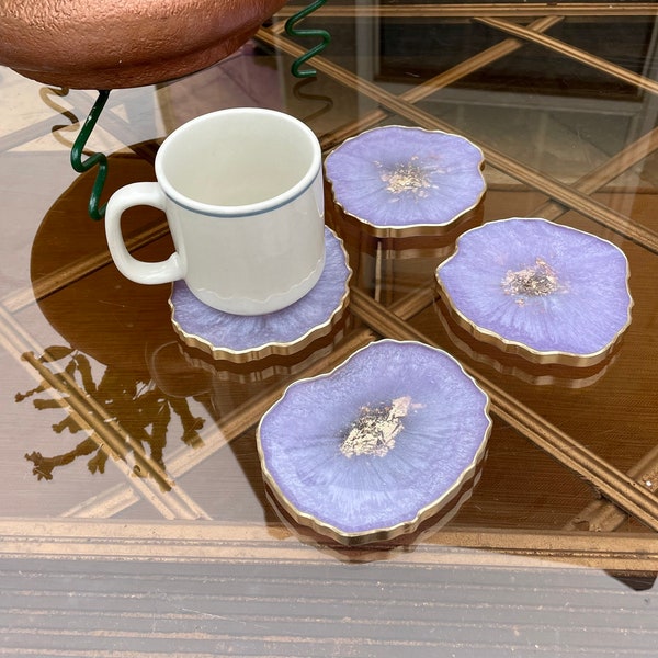 Lilac coaster sets of 2 or 4, pastel purple and gold coasters with unique geode shapes, handmade epoxy resin coasters with gold accents