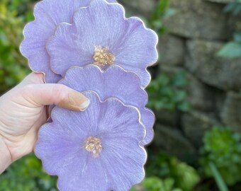 Pastel lilac flower coasters with gold accents, handmade epoxy resin coasters, 4.5” diameter, light purple coaster sets of 2 or 4