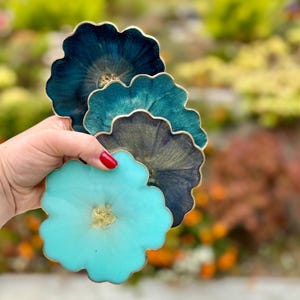 Teal flower coasters, handmade epoxy resin coasters with gold accents, customizable resin coaster set in blue shades, mix and match your set