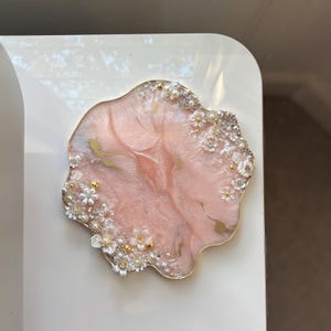 Pink marbled tray with pearls and flowers, vanity decor trays for perfume and jewelry, handmade resin tray with pearls and gold marbling, 8&quot;