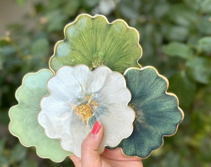 Green flower coasters, handmade epoxy resin coasters with gold accents, resin coaster set, gifts for home with custom colors