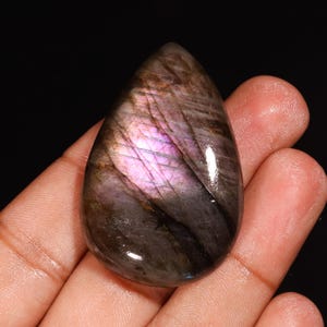 Purple Labradorite Pear Cabochon: Loose Gemstone (50x33x10 MM, 121 Ct)