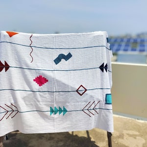 Bohemian Mudcloth Throw Blanket with Tassel Hand Loomed Embroidery Cotton Sofa Throw for Living Room African Style Decor for Home Bed Throw