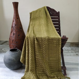 Olive Green Throw Blanket for Sofas Beach Throws Boho Cotton Fringed Bed Runner Cozy Wrap Blanket Hand Woven Hand Loom Decorative Bed Throws