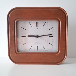 Junghans Astra Quartz wall clock, kitchen clock, model no. 368/6017 Germany 70s