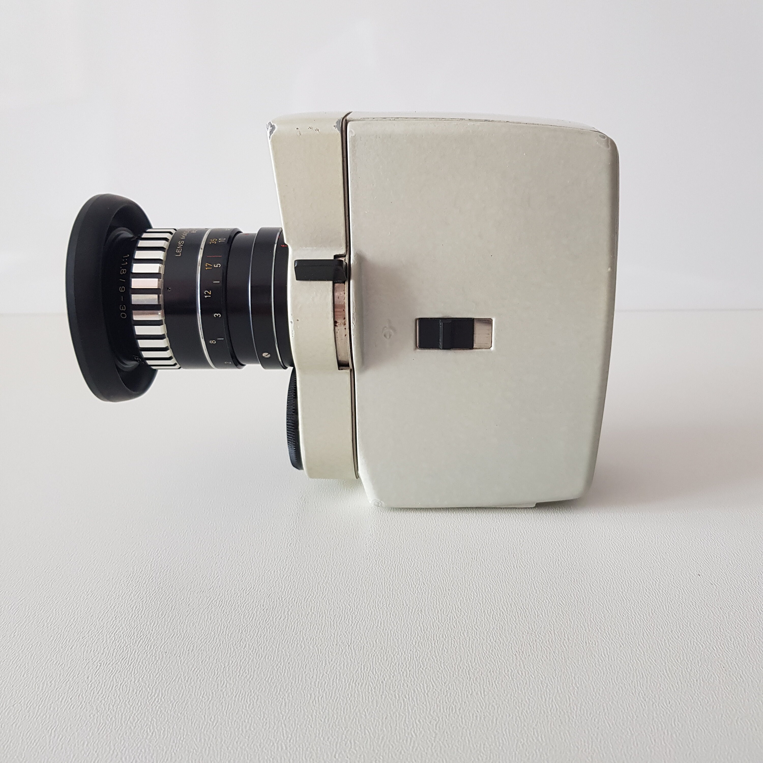 Bauer 88L, 8mm Film Camera From the 1960s. Iscovaron 1:1.8 / 9