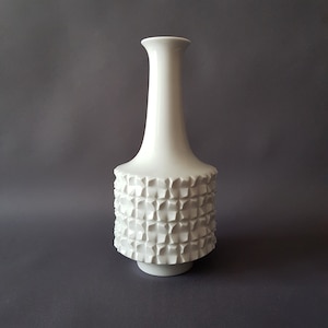 Original Meissen vase, white porcelain 1st choice, designed by Ludwig Zepner in the 1960s