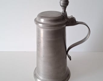 Großer Biedermeier Zinnkrug, Walzenkrug mit Deckel aus den 1821er Jahre