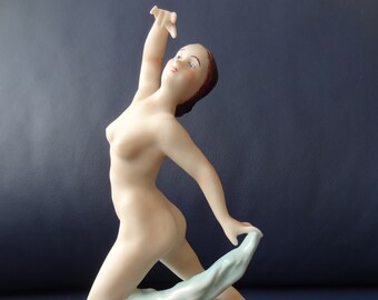 Porcelain figure, female nude with wave, Volkstedt, Müller & Co