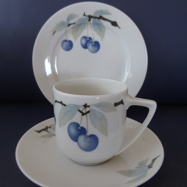 Rosenthal Donatello Dreiteiliges Kaffeegedeck, Blaue Kirsche