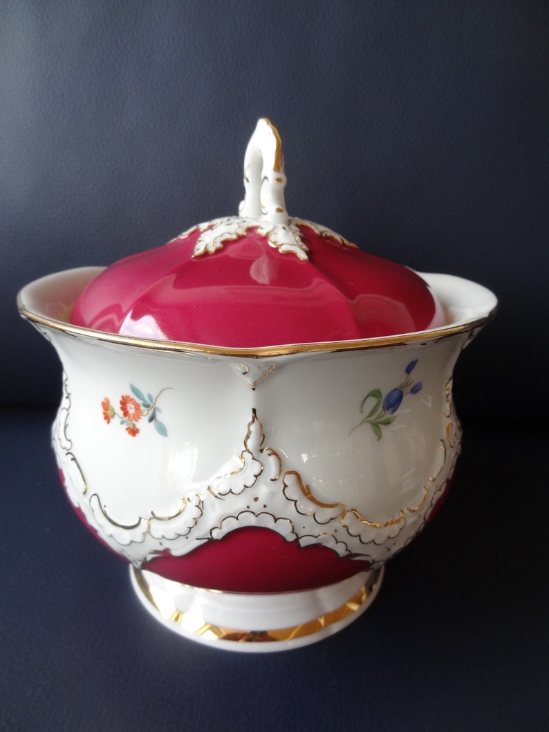 Meissen porcelain, large bonbonniere image 3