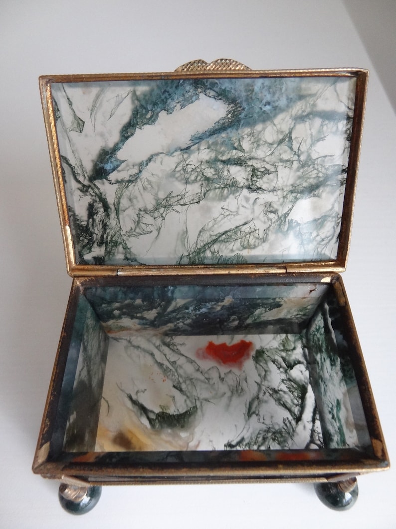 Antique box made of moss agate on ball feet image 1