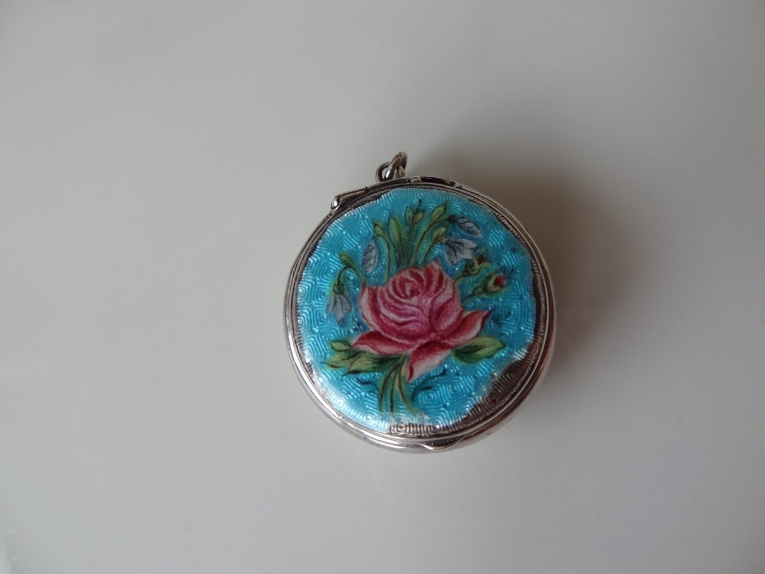 Collier Ancien Avec Médaillon Émaillé Fleuri Bleu - Argenté - Occasion - Bijou Vintage
