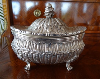 Lidded box silver 13 Lot, Vienna, 1820