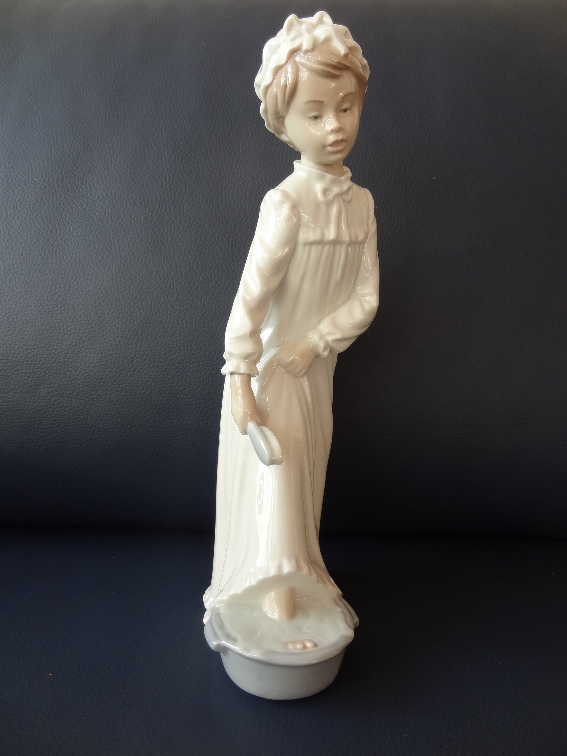 orders wholesale Lladro, large porcelain Limited figurine, girl market in  nightgown Sculpture. 