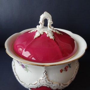 Meissen porcelain, large bonbonniere image 2