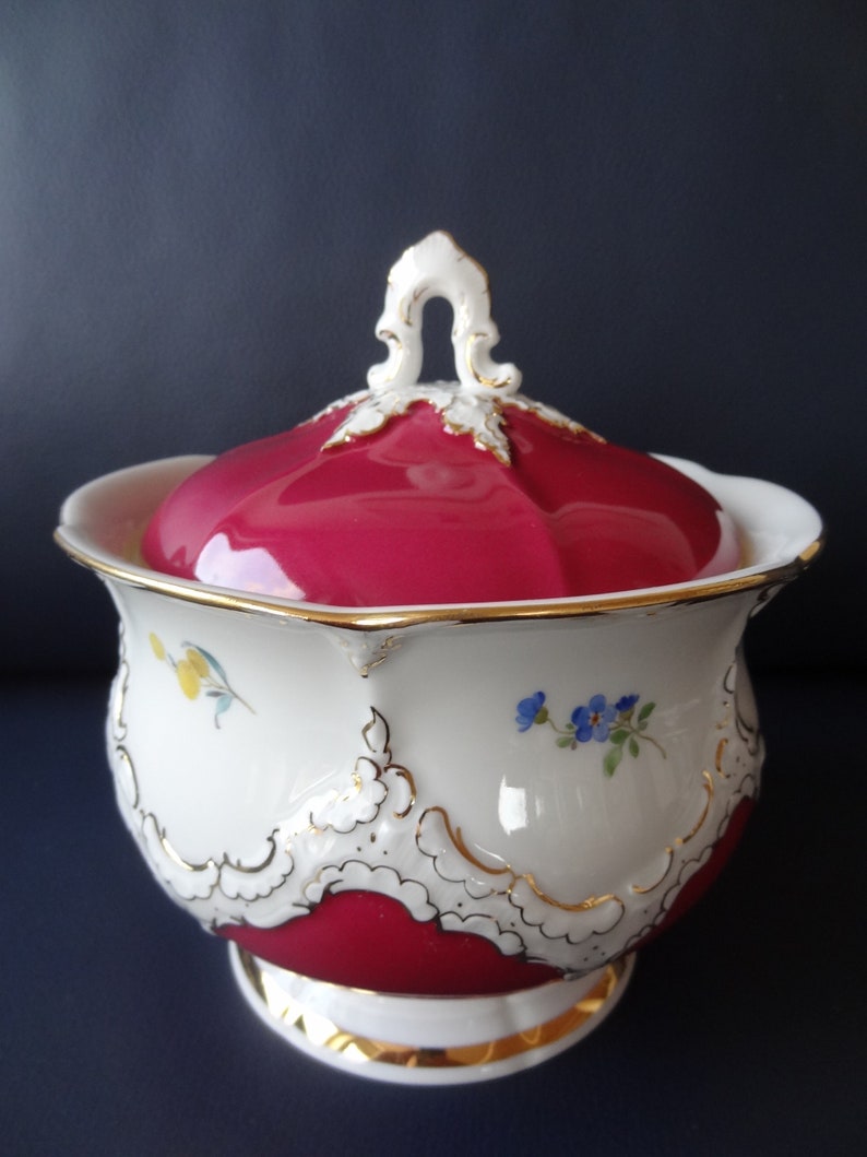 Meissen porcelain, large bonbonniere image 1