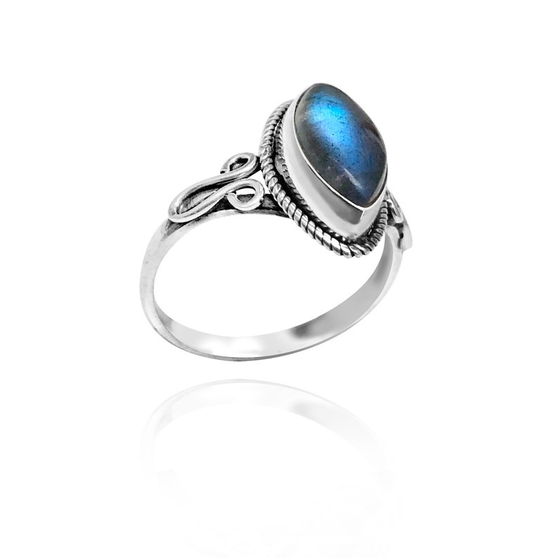 Chic ethnic ring in Silver 925 Silver wedding ring set with a semi-precious stone
