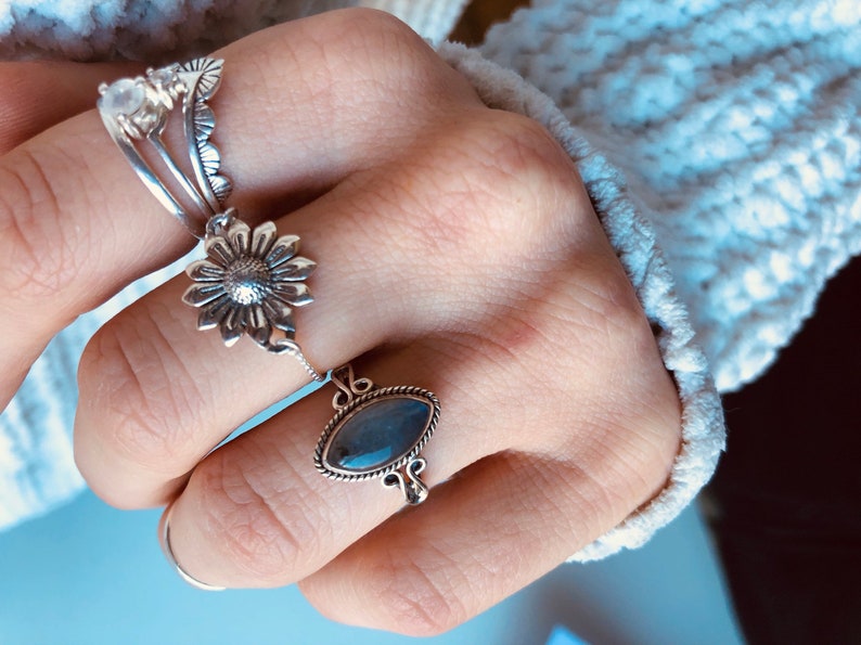 Chic ethnic ring in Silver 925 Silver wedding ring set with a semi-precious stone